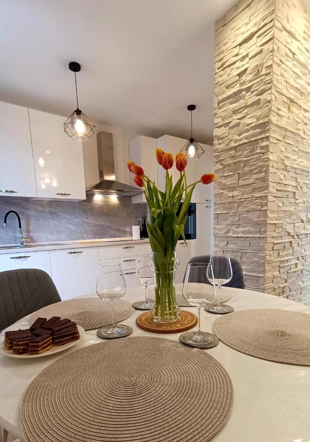 Apartman Leona Lovran Bagian luar foto