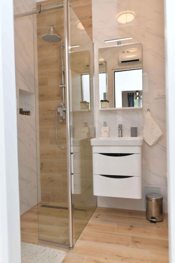 Apartman Leona Lovran Bagian luar foto