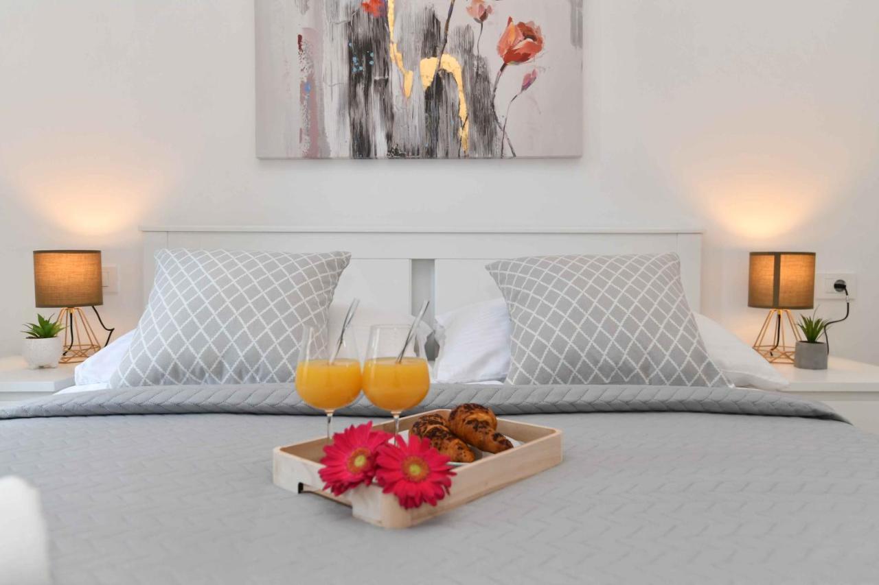 Apartman Leona Lovran Bagian luar foto