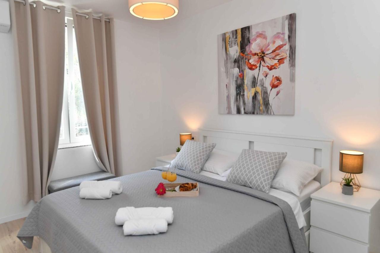 Apartman Leona Lovran Bagian luar foto