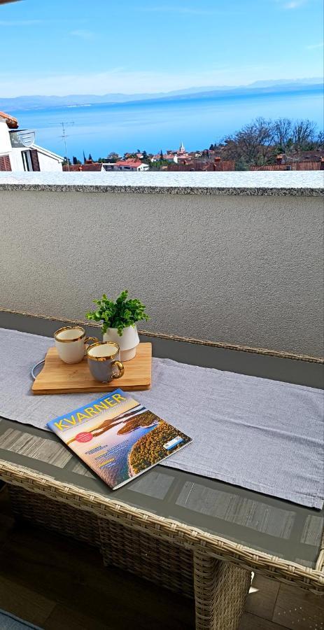 Apartman Leona Lovran Bagian luar foto