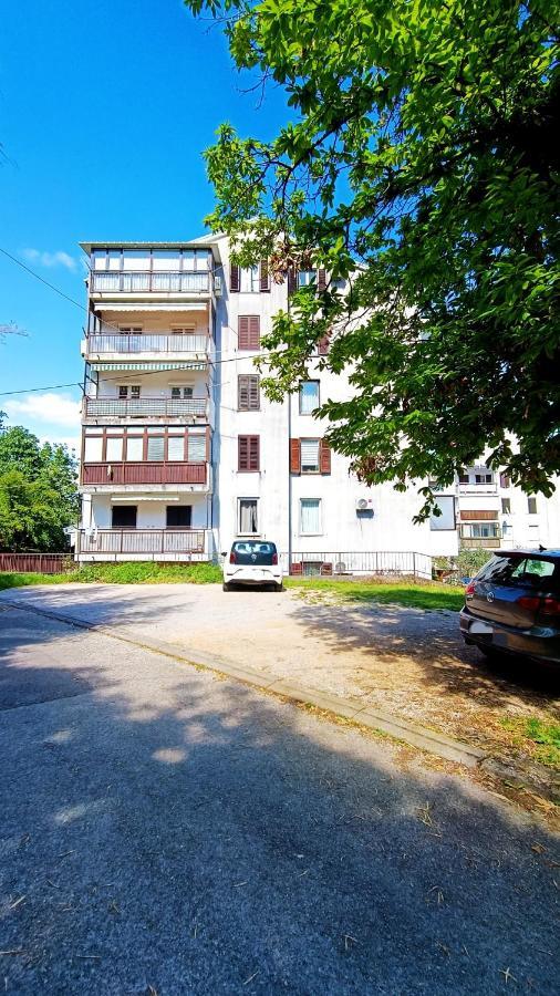 Apartman Leona Lovran Bagian luar foto
