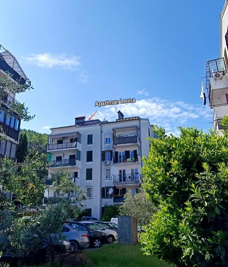 Apartman Leona Lovran Bagian luar foto